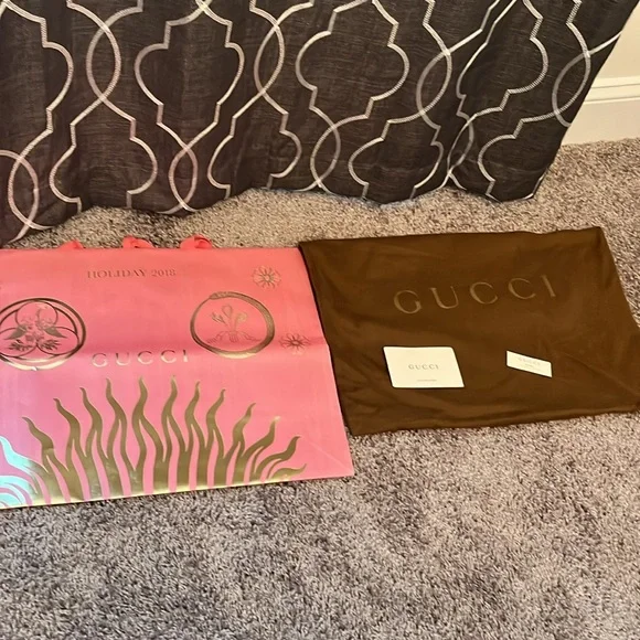 Gucci black leather soho chain backpack - Picture 14 of 17